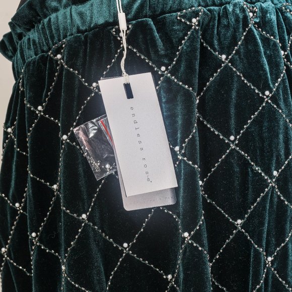 NWT Endless Rose Womens Beaded Velvet A-Line Skirt  L  - GREEN! - Picture 4 of 4